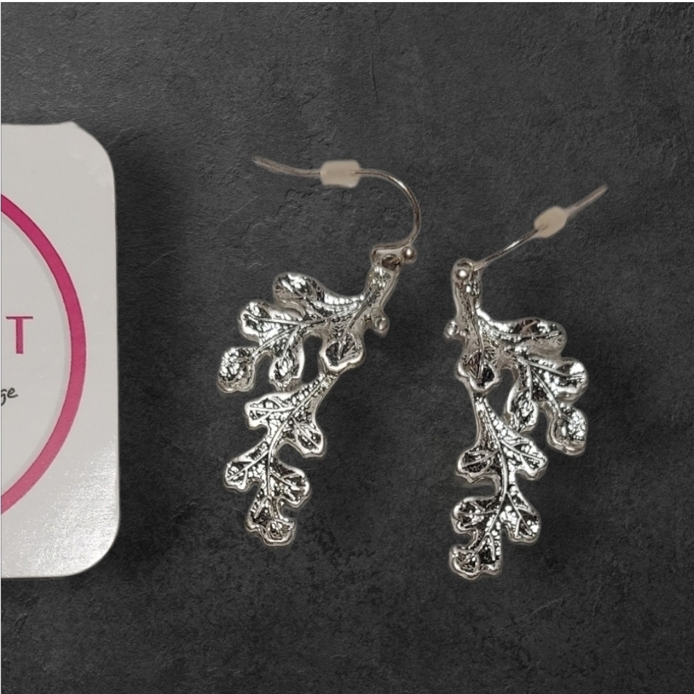 NWT NADINE WEST Intricate Silver Oak Leaf Drop Earrings ~1 1/2"